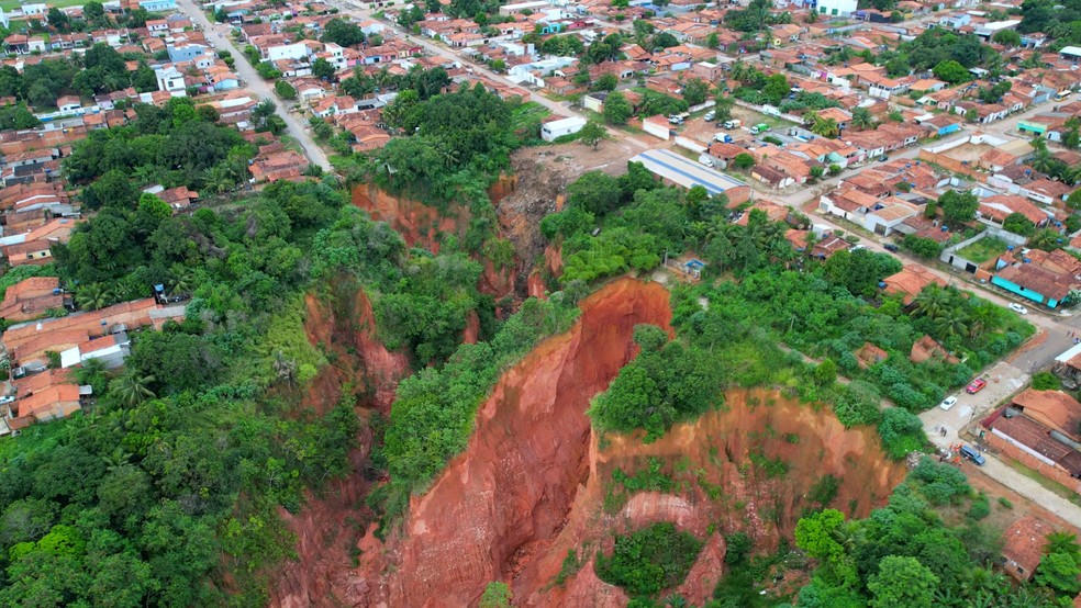 Mais de R$ 32 milhões são empenhados para conter crateras em Buriticupu