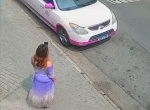 Sula Miranda tem celular roubado quando fazia gravação em São Paulo