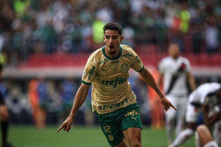 Palmeiras derrota o Vasco e segue na briga pelo título de campeão brasileiro