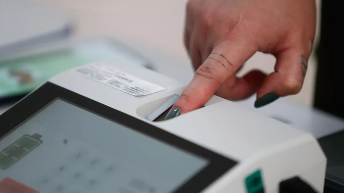 Eleições no Brasil: 15 capitais terão 2º turno e 11 elegeram prefeitos neste domingo