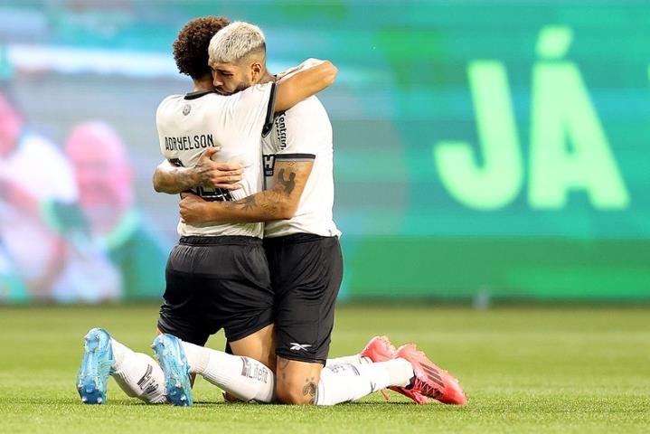Finalistas da Libertadores, Botafogo vence e Atlético perde pelo Brasileirão