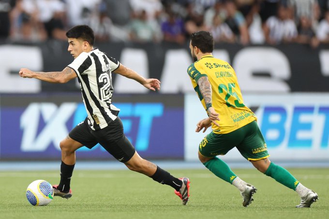 Botafogo desperdiça oportunidade de aumentar vantagem na liderança