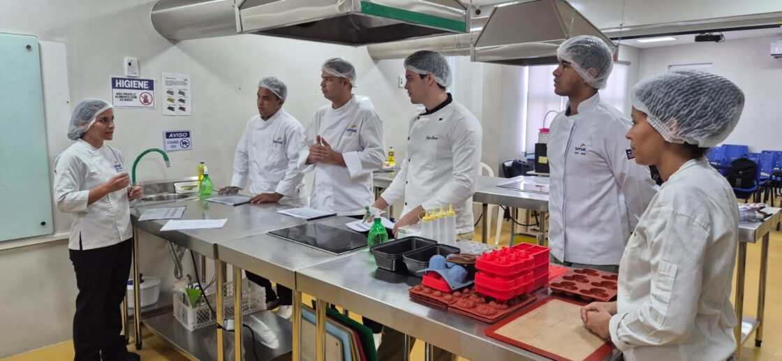 Senac do Maranhão oferece treinamento sobre Confeitaria Clássica em São Luís