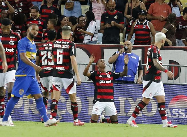 Flamengo vence Sampaio, tira Botafogo do G4 e ocupa quarto lugar no Carioca