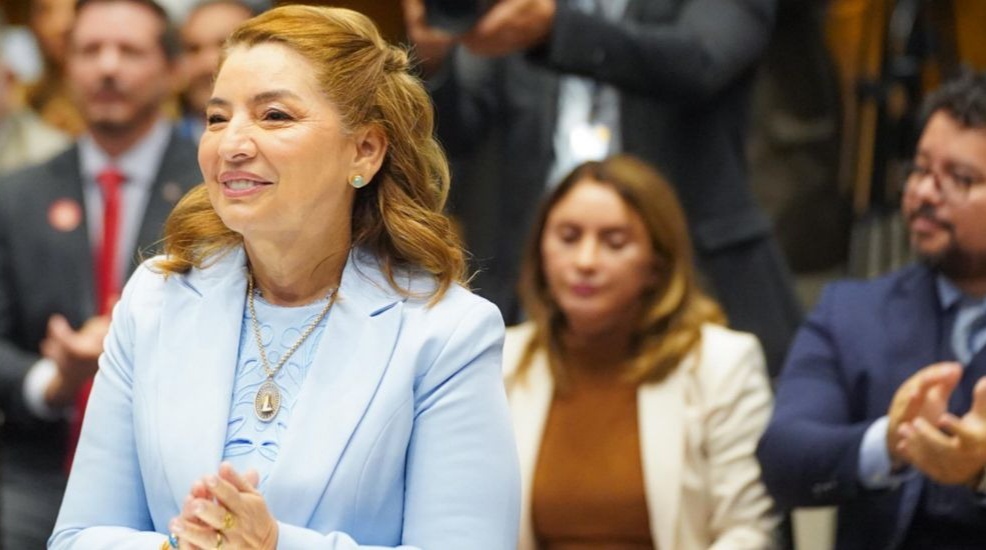 Iracema reitera compromisso com independência do Parlamento ao ser empossada na Assembleia