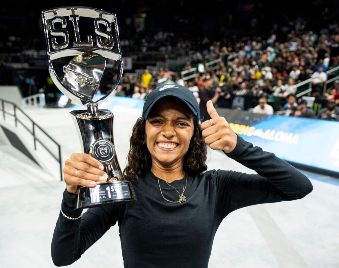 Rayssa Leal conquista nos Estados Unidos troféu do SLS Miami