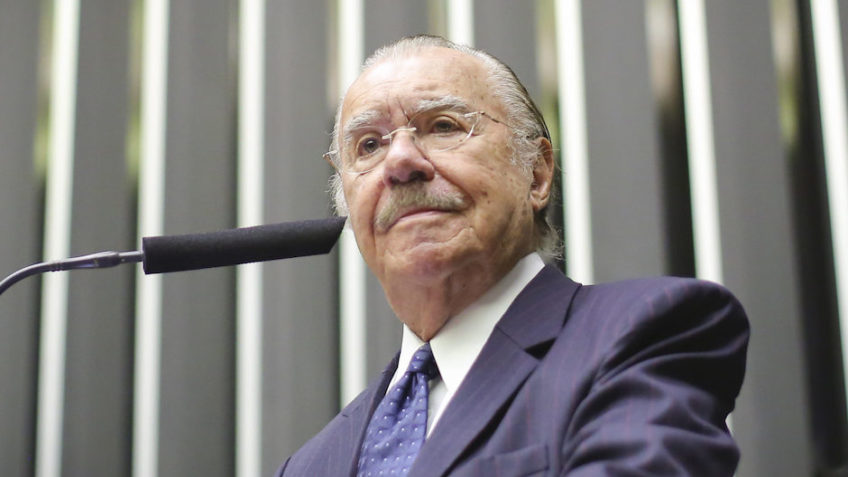 Sarney homenageado pela volta da democracia na Fiema, que teve a sua carta sindical cassada