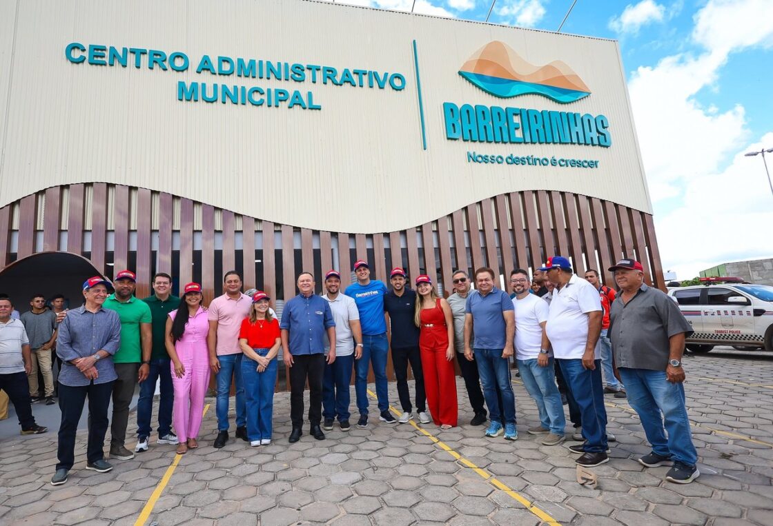 Brandão entrega de obras em Barreirinhas e vistoria serviços de infraestrutura em Água Doce