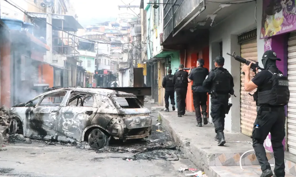 Maioria da população do Rio de Janeiro aprova operação policial contra o Comando Vermelho