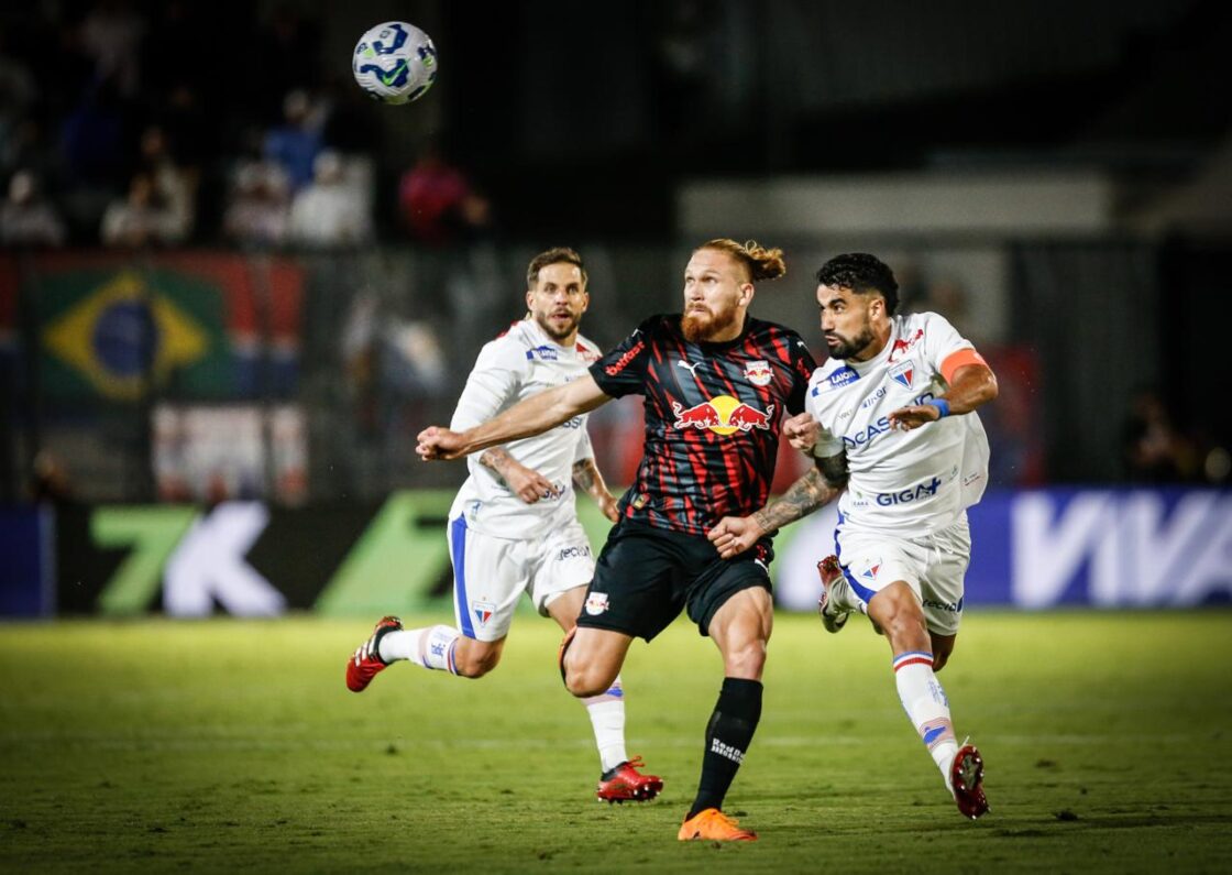 LEÃO RUGE Fortaleza vence Red Bull Bragantino e se aproxima da porta de saída de zona de rebaixamento