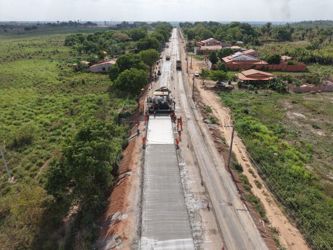 BR-222 recebe investimento milionário para pavimentação em concreto no Maranhão