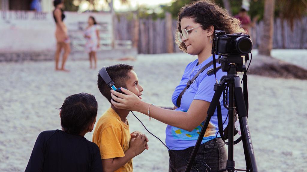 Projeto 'SOLta na Maré' leva cinema e cultura para ilhas de Cururupu