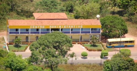 DINHEIRO NA CONTA Governo Federal autoriza repasses de R$ 409 mil para Presidente Sarney e R$ 877 mil para Bequimão