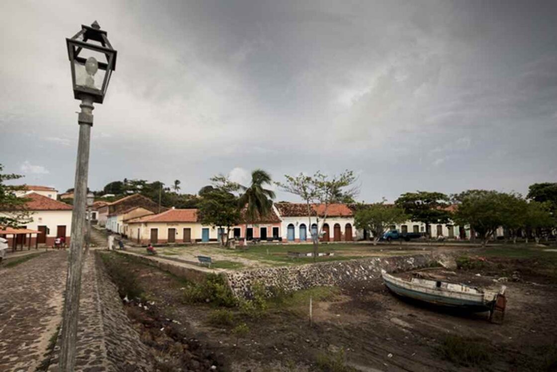 MEIO AMBIENTE Ação do Ministério Público Federal busca conter danos do descarte de resíduos de obras em terminal de passageiros em Alcântara