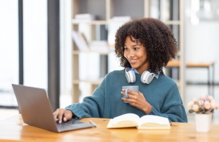 EDUCAÇÃO Senac e Salesforce firmam parceria para fortalecer formação em gestão e tecnologia