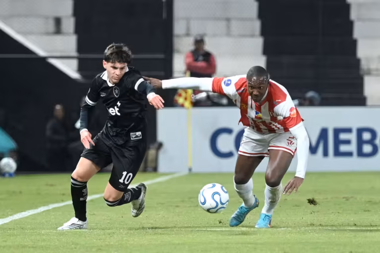 BRASILEIROS NA SULA Pela Sul-Americana, Grêmio e Botafogo vencem, Santos e Bragantino empatam e Vasco é derrotado