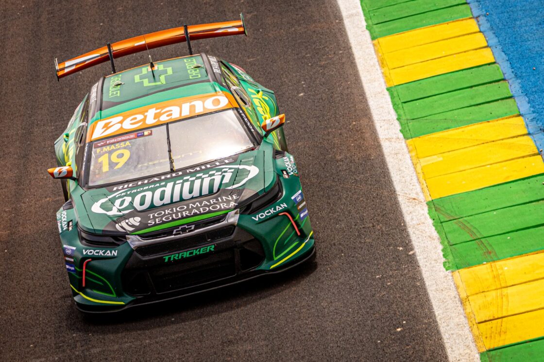 STOCK CAR Felipe Massa é o quarto colocado na corrida sprint de Goiânia neste sábado