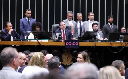 VOTOS MARANHENSES Da bancada do Maranhão, apenas os deputados Paulo Marinho Júnior e Sílvio Antônio deixaram de votar pelo fim da escala 6 x 1