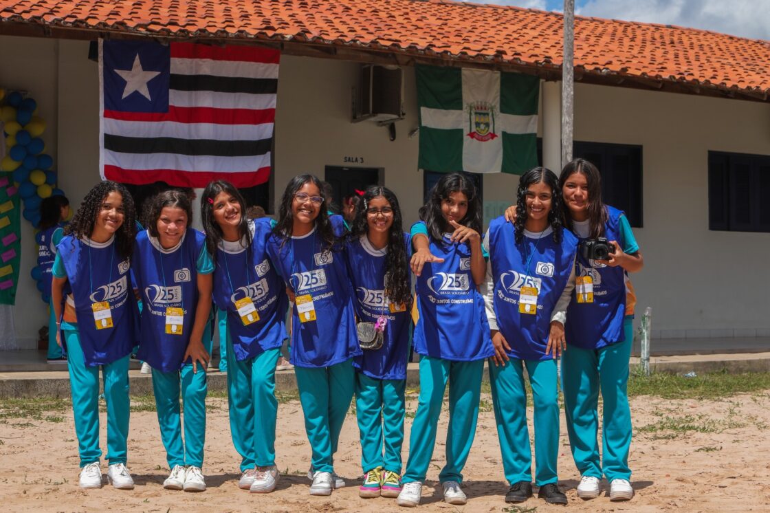 Alunos de escola particular de São Paulo fazem intercâmbio em comunidades ribeirinhas nos Lençóis Maranhenses