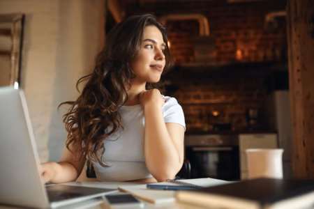 COMPORTAMENTO FEMININO Por que algumas “mulheres incríveis” ainda se prendem a relacionamentos medianos?