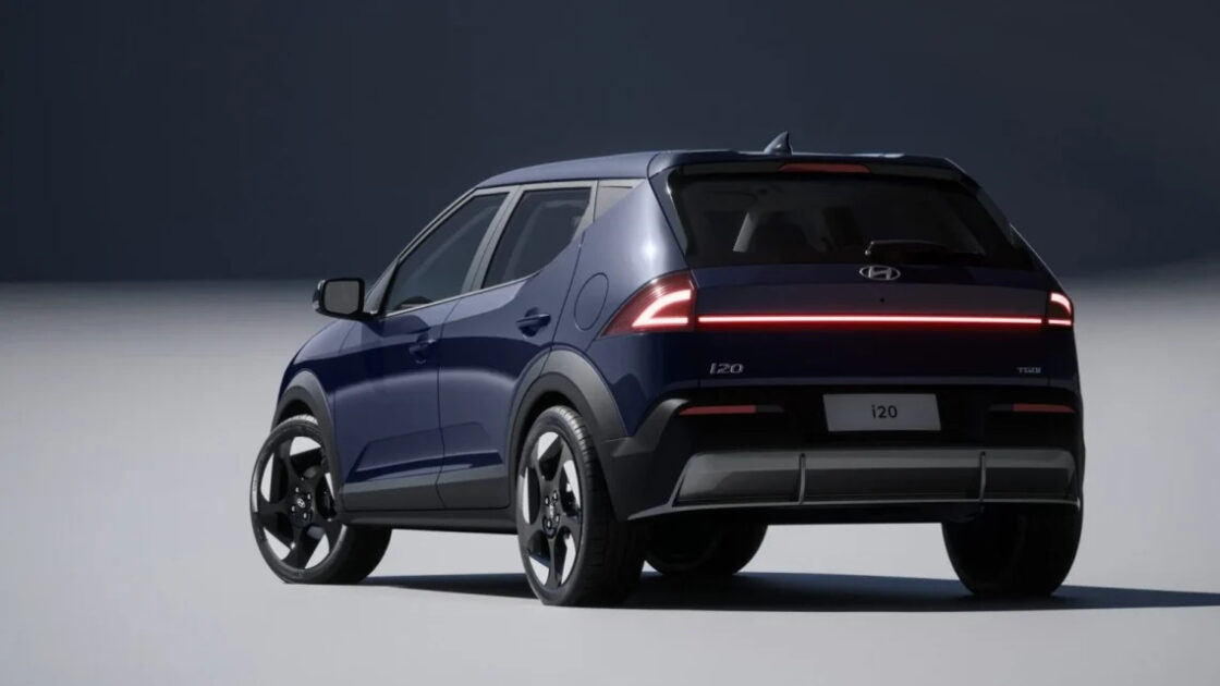 Hyundai i20 é um crossover, mas que não chega a ser raiz