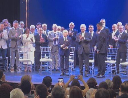FESTA DA FECOMÉRCIO Ex-presidente José Sarney prestigia posse de Maurício Feijó na presidência do Sistema Federação do Comércio