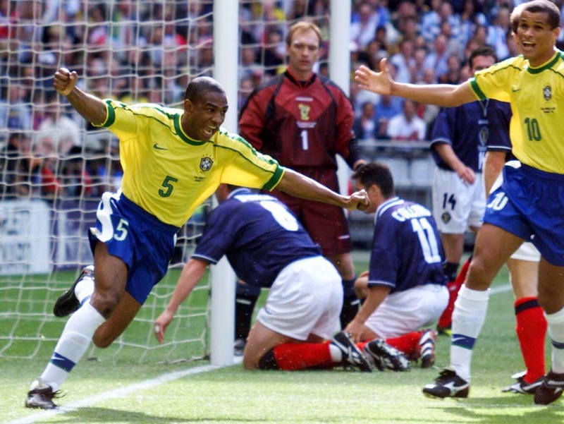 NOVO DESAFIO César Sampaio lembra Brasil x Escócia de 1998 e diz que seleção vai precisar ser relisiente para vencer os europeus