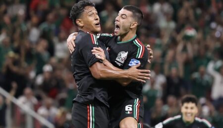 MEXICANOS AVANÇAM México derrota Coreia do Sul e é a primeira seleção classificada para próxima fase da Copa do Mundo