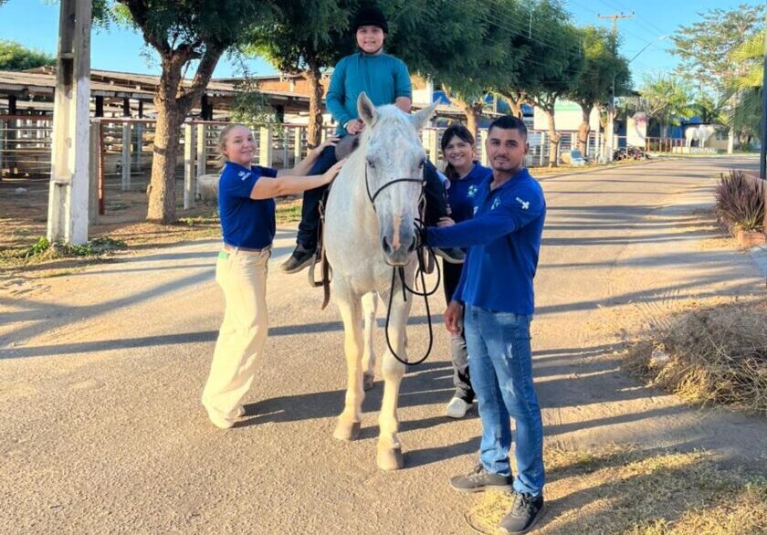 TERAPIAS COM CAVALO Sindicato Rural de Imperatriz fortalece Equoterapia ao ceder espaço para atendimento de pacientes