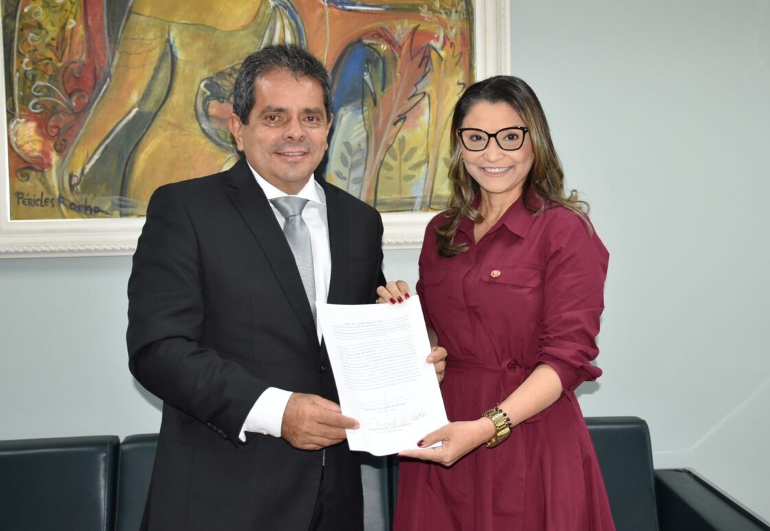Promotora de justiça é empossada para a Comarca de Imperatriz