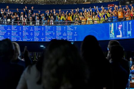 PAUTA BOMBA Senado aprova com 100% dos votos da bancada maranhense aposentadoria diferenciada para agentes de saúde