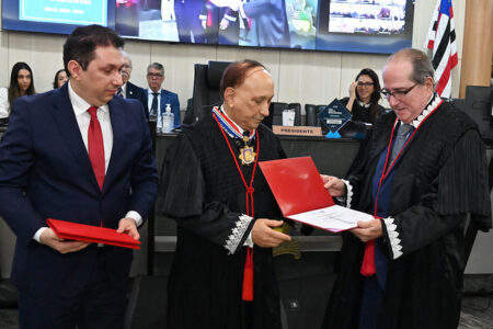 NA HORA DO ADEUS Desembargador Lourival Serejo é homenageado em sua despedida do Tribunal de Justiça