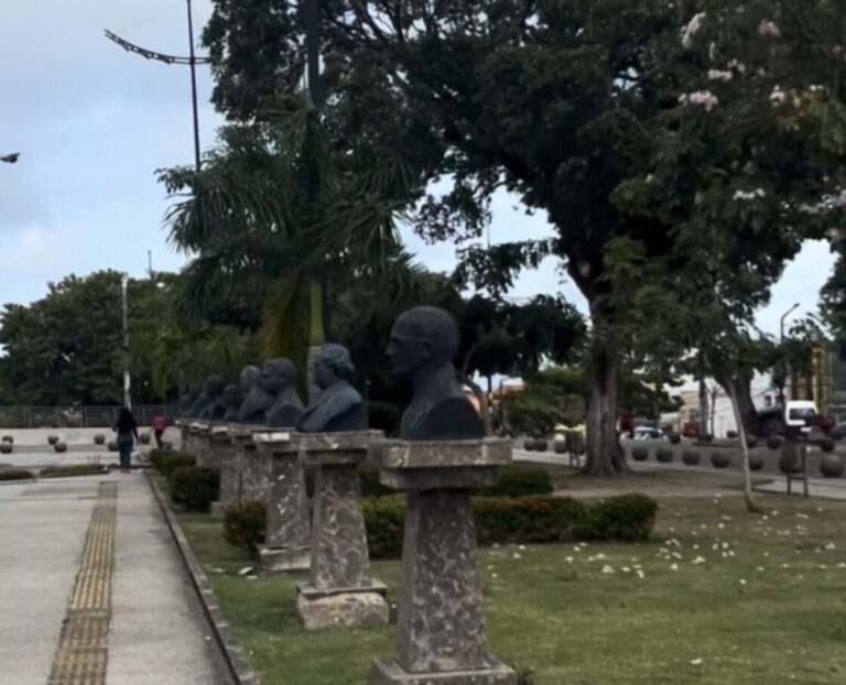 DESCASO DA PREFEITURA Pantheon Maranhense que reúne bustos da intelectualidade maranhense pede socorro