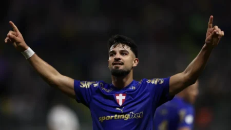 VITÓRIA MAIÚSCULA Palmeiras atropela o Santos e fica com uma ampla vantagem para a partida da volta pela Copa do Brasil na Vila Belmiro
