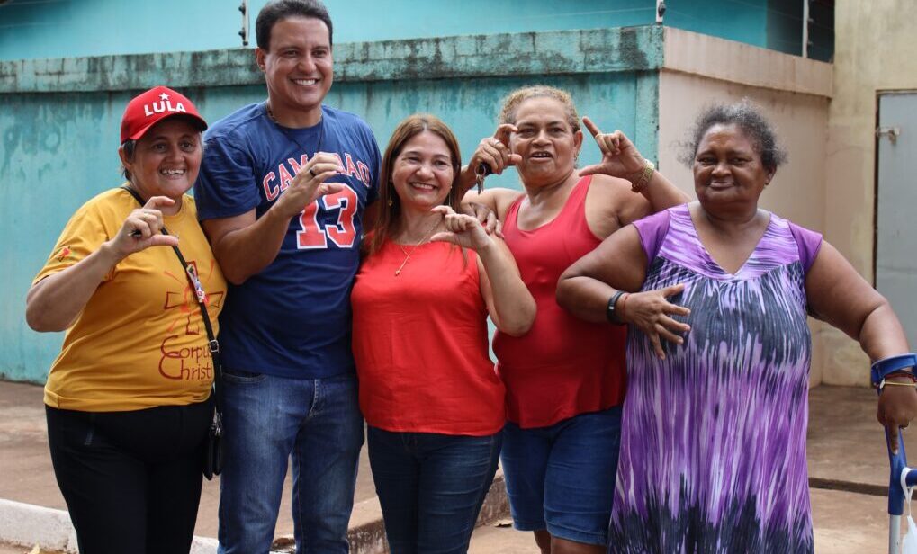 ENCONTRO COM AGRICULTORES Felipe Camarão visita a assentamento do MST no município de Açailândia