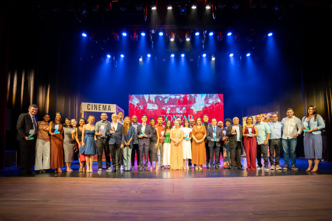 JORNALISTAS PREMIADOS Noite de reconhecimento aos melhores do Prêmio Sebrae de Jornalismo no Teatro Arthur Azevedo