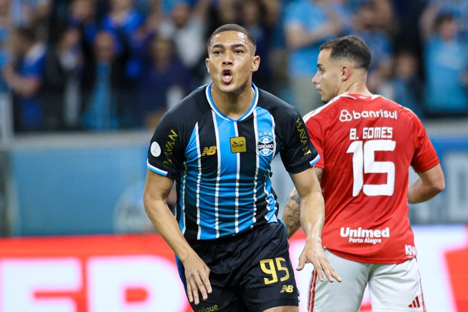 DUELO GAÚCHO Grêmio vence clássico GreNal e garante participação nas semifinais da Copa do Brasil