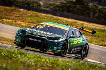 STOCK CAR Felipe Massa fica em terceiro lugar nesta sexta-feira, em Curvelo, no estado de Minas Gerais