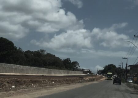 ACESSO AO PARQUE Obras de expansão da Avenida Metropolitana no acesso ao Parque Independência, palco da Expoema, exigem paciência e atenção redobra dos motoristas
