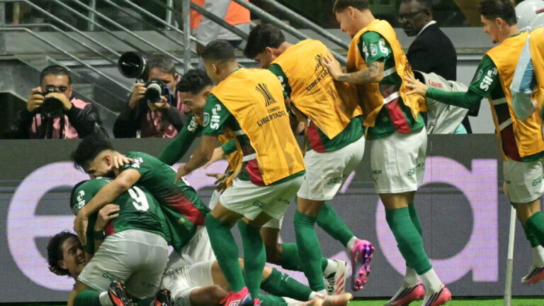 COPA LIBERTADORES Palmeiras derrota LDU e leva vantagem para jogo da volta na altitude de Quito e Corinthians arranca empate na Argentina