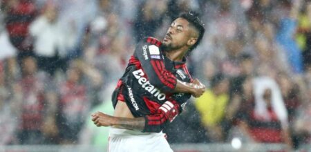 A VOLTA DO LÍDER No Maracanã, Flamengo derrota o Corinthians neste domingo e reconquista a liderança do Campeonato Brasileiro