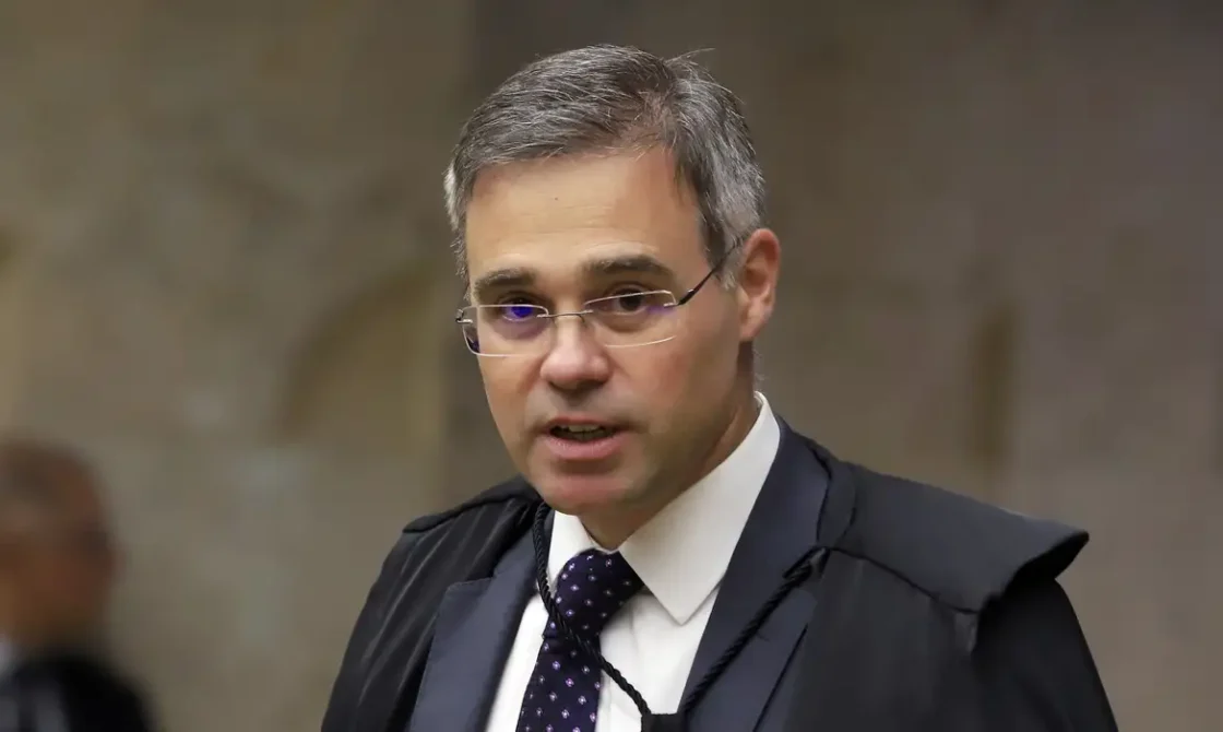 QUESTIONAMENTO NEGADO Ministro André Mendonça rejeita ação do deputado Zé Trovão contra reajuste do benefício do Bolsa Família