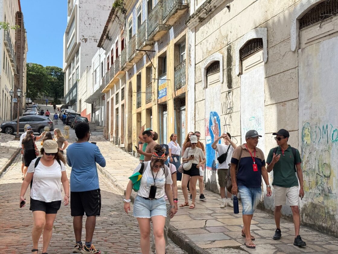NEGÓCIOS E DIVERSÃO Fim de semana prolongado pelo feriadão movimenta turismo, lazer e pequenos negócios no Maranhão