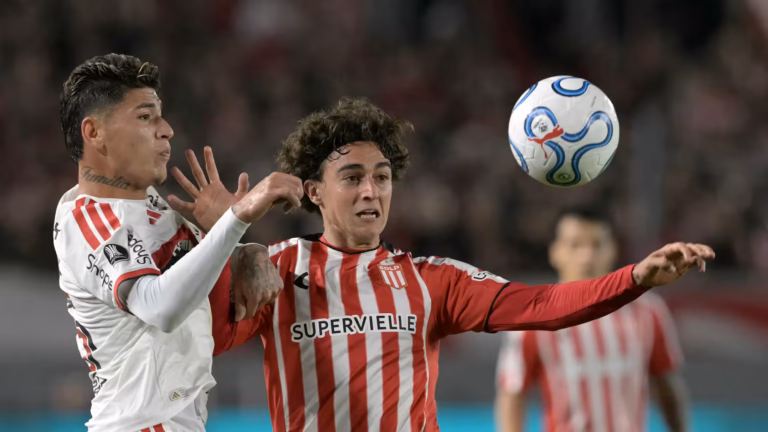 COPA LIBERTADORES Estudiantes e Flamengo empatam em La Plata e deixam em aberto para jogo da volta disputa por vaga na final