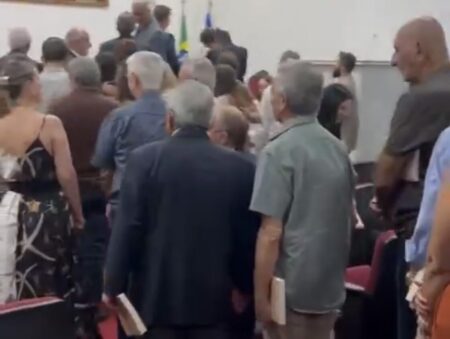 SESSÃO AUTÓGRAFOS Carlos Gaspar movimenta Academia Maranhense de Letras para lançamento do seu novo livro, “de ANANIAS de POLÍTICA”