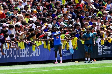 DISTANTE DA TORCIDA Com 43 jogos fora em 47 amistosos, seleção brasileira é a que mais joga longe de sua torcida entre potências