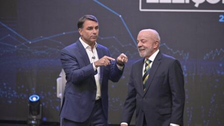 EXIGÊNCIA DO PETISTA Presidente Lula sinaliza que não vai participar de novo debate com Flávio Bolsonaro sexta-feira na TV Globo