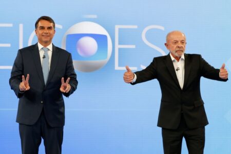 VITÓRIA ANUNCIADA Pesquisas indicam vantagem de Flávio Bolsonaro sobre Lula na votação deste domingo para presidente da República